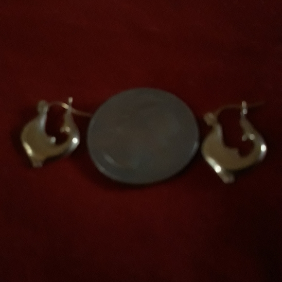 Women's 10K Gold Dolphin Hoops - Picture 4 of 6